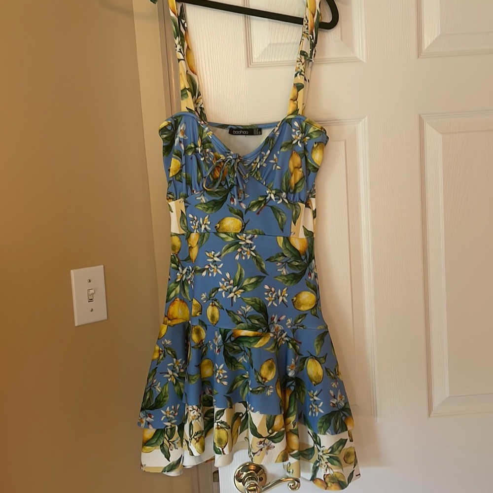 Boohoo when life gives you lemons dress!